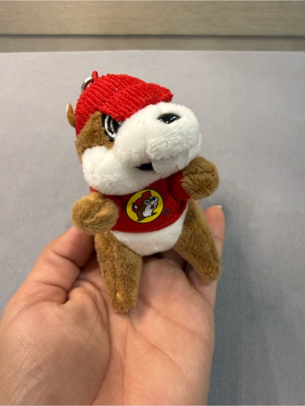 Plush Buc-ee’s Keychain Trigger Clip‎ Brown Red White Stuffed Charm